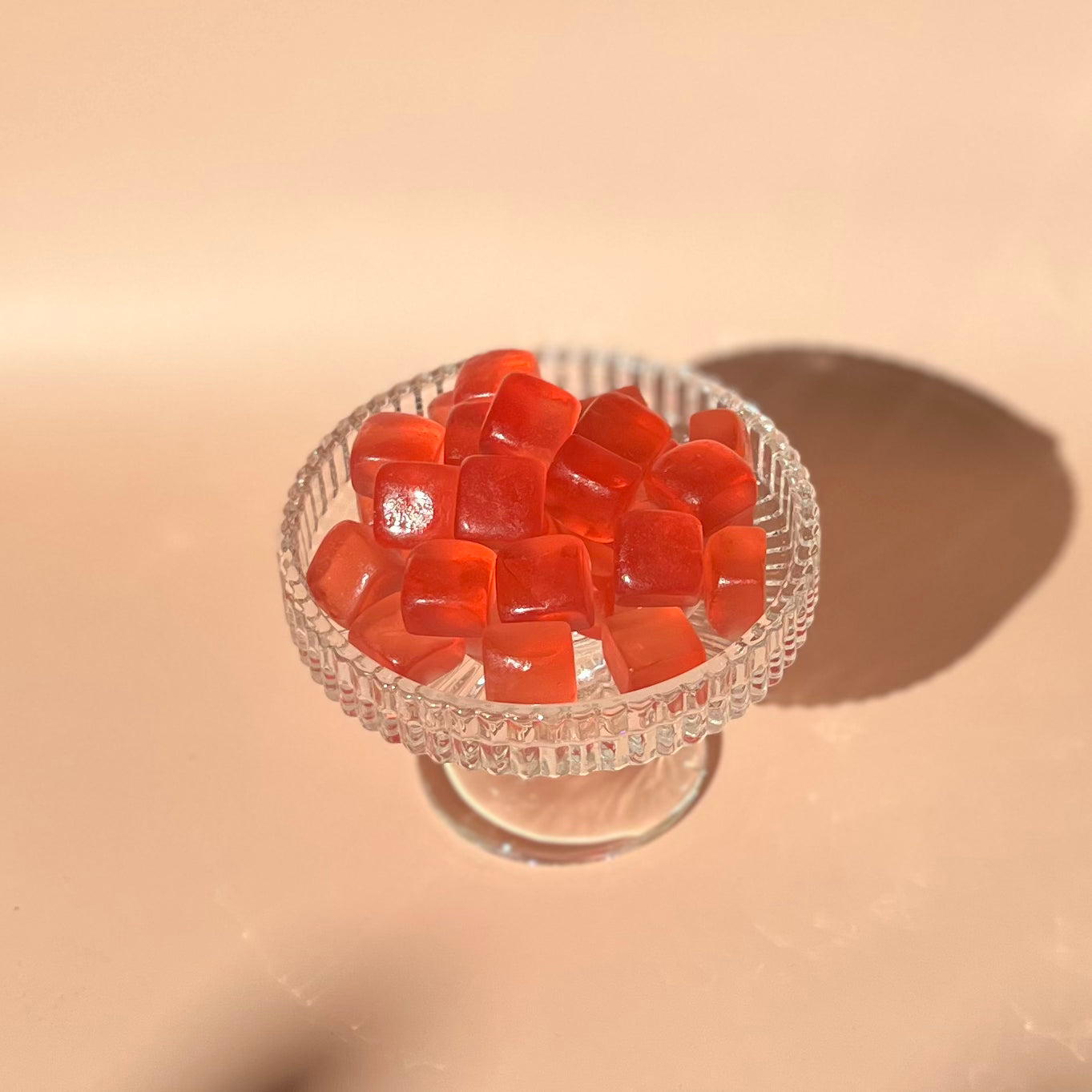 Weingummi mit Rosewein, Weingeschenk und Geschenk für Weinliebhaber, Gastgeschenk unter 5 €, Vinomente ist eine Marke der W&S Wine & Sweets GmbH, Hersteller von Weingummi mit Wein, laktosefrei, glutenfrei  ohne Gelatine