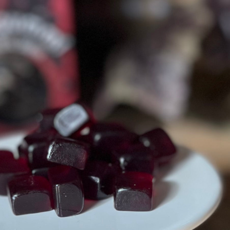 Weingummi mit Rotwein, Weingeschenk und Geschenk für Weinliebhaber, Gastgeschenk unter 5 €, Vinomente ist eine Marke der W&S Wine & Sweets GmbH, Hersteller von Weingummi mit Wein, laktosefrei, glutenfrei  ohne Gelatine